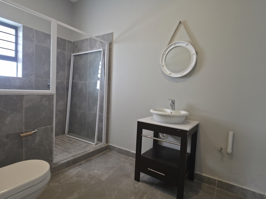 5 Bedroom Property for Sale in Noorsekloof Eastern Cape